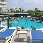 Xoria Deluxe Hotel
