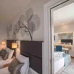 Xoria Deluxe Hotel
