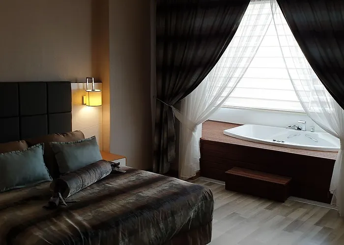 Xoria Deluxe Hotel