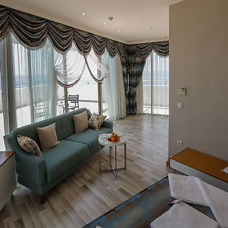 Xoria Deluxe فندق