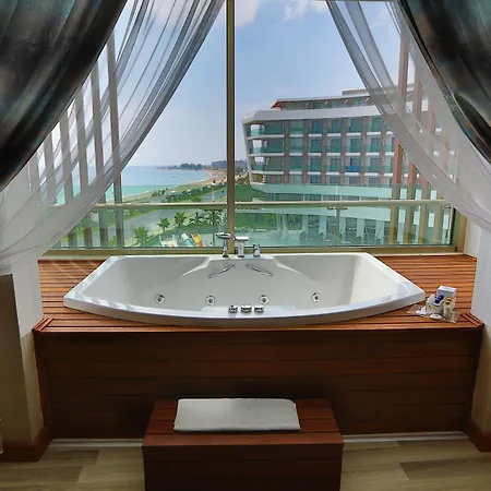 Xoria Deluxe Hotel