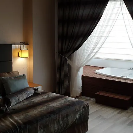 Xoria Deluxe فندق