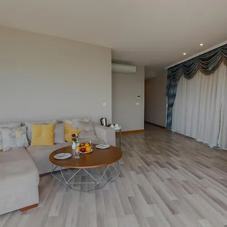 Xoria Deluxe فندق