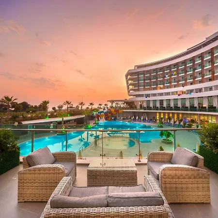 Xoria Deluxe Hotel