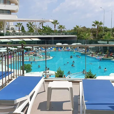 Xoria Deluxe Hotel